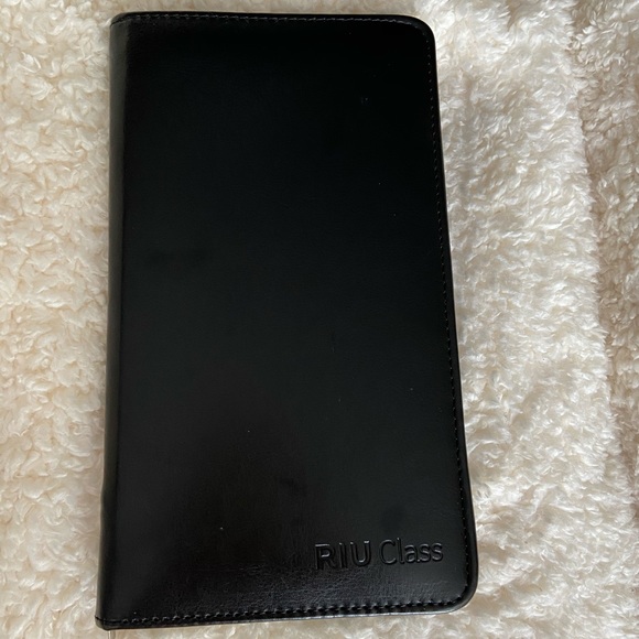 Passport and travel document holder - Picture 2 of 2